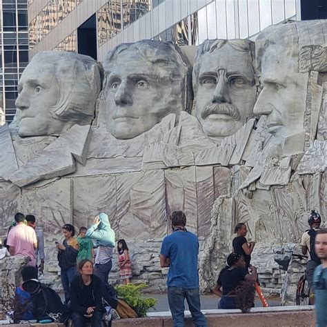 Mount Rushmore Sculptures: Iconic Public Art — Mecca Design & Production