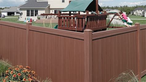 31 Beautiful Vinyl Fencing Colors