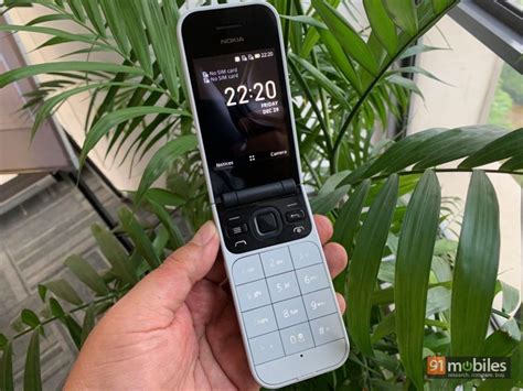 Nokia 2720 Flip: first look at the nostalgia-inducing clamshell phone | 91mobiles.com