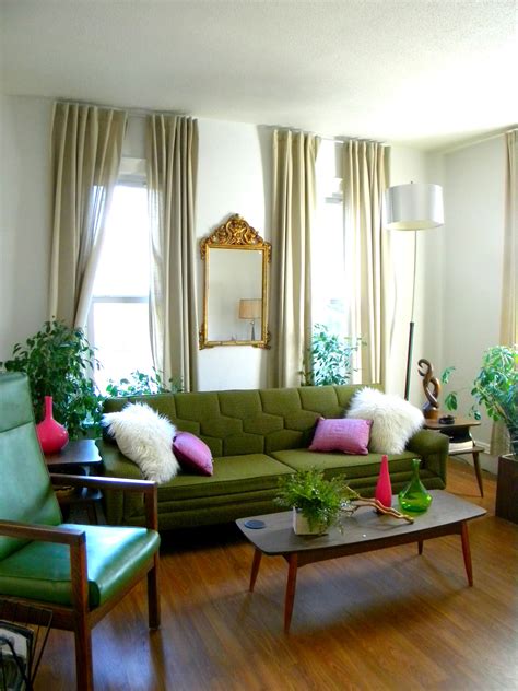 10+ Olive Green Couch Living Room – HomeDecorish