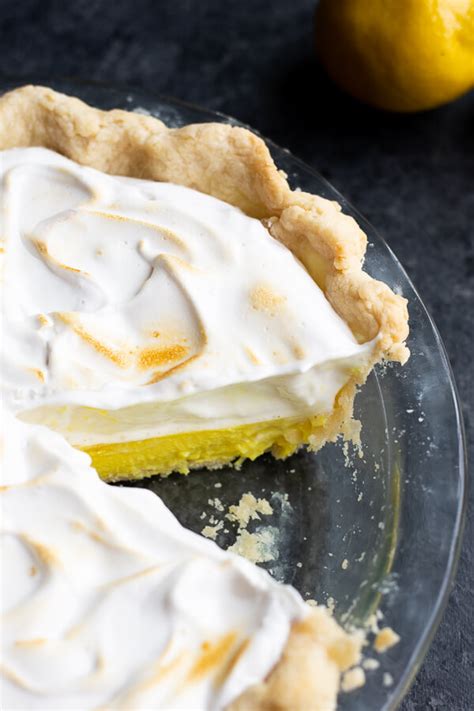 Vegan Lemon Meringue Pie - Fooduzzi