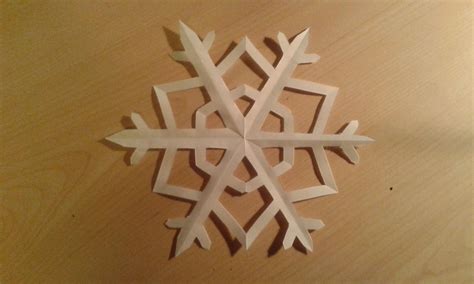 Paper Snowflake - Easy Tutorial | Paper snowflakes, Paper snowflakes easy, Paper crafts origami