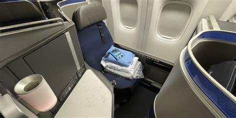 United Airlines First Class 777