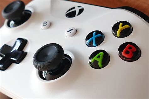 White and black Xbox One controller HD wallpaper | Wallpaper Flare