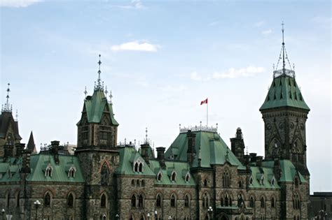 Photo: Ottawa Parliament Buildings, April 25, 2009 – Fingering Zen