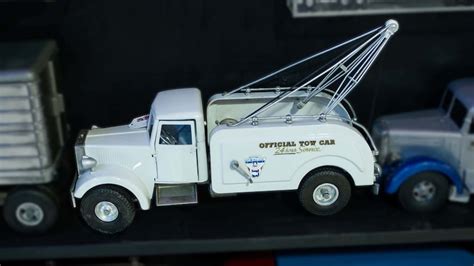 Scale Model Die-Cast Tow Truck | J28 | The Eddie Vannoy Collection 2020