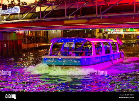 Malacca River Cruise boat sailing down the Malacca river at night Stock Photo - Alamy