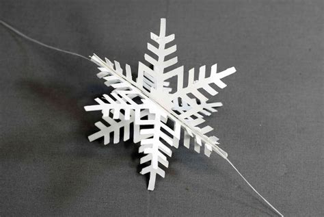 How to Make 3D Paper Snowflake Ornaments