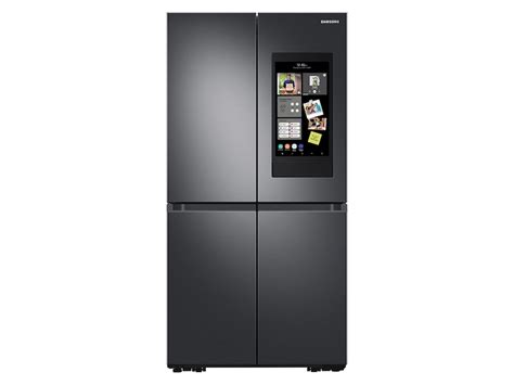 29 cu. ft. Smart 4-Door Flex™ refrigerator with Family Hub™ and Beverage Center in Black ...