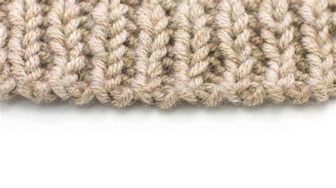 Alternating Cable Cast On - Knitting Stitch Dictionary