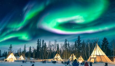 8 Truly Incredible Places To See The Northern Lights In Canada