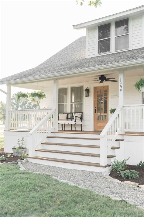 White Farmhouse With Wrap Around Porch : 45 Modern Farmhouse Exterior One Story Wrap Around ...