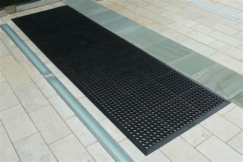 Outdoor Rubber Honeycomb Mats - The Mat Group SA