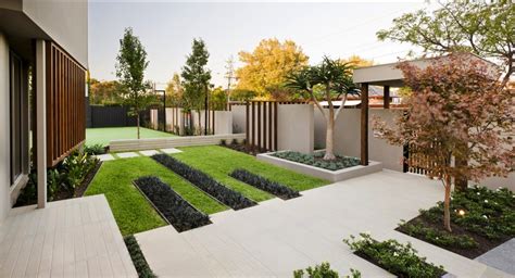 Contemporary garden | Interior Design Ideas