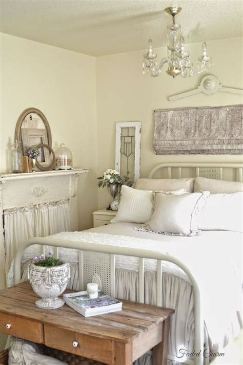 French Country Bedroom Decorating Ideas and Photos