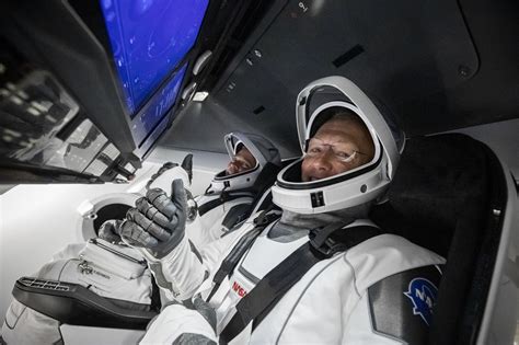 SpaceX - Crew Dragon Touchscreen Displays UI/UX