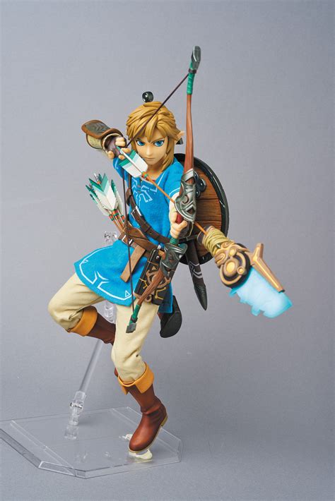 New photos of the Zelda: Breath of the Wild Link figure from Medicom