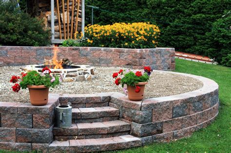 Unlocking The Potential Of Large Retaining Wall Blocks In Landscape Design - ST Geo