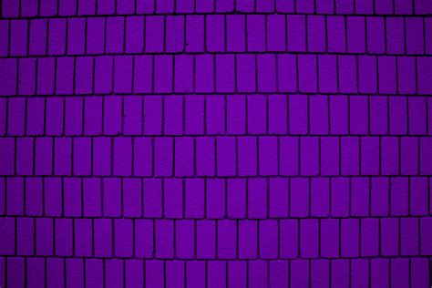 Purple Brick Wall Texture with Vertical Bricks – Photos Public Domain