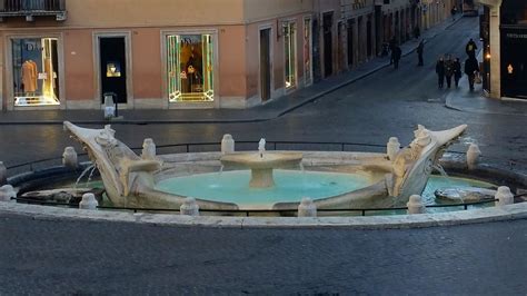 The Barcaccia Fountain | Turismo Roma