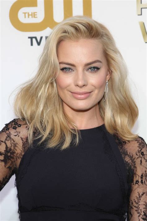 Die besten 25+ Naomi lapaglia Ideen auf Pinterest | Margot Robbie kein Make-up, Margot robbie ...