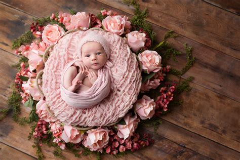 20+ Cute Newborn Photography Props (Eco & Safe)