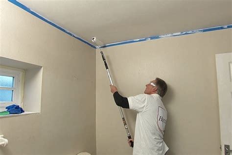 How To Paint A Ceiling Properly Using A Roller – View Painting