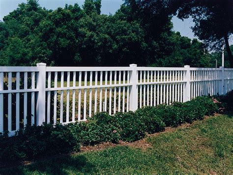 Picket Fence Styles – Country Estate Vinyl Fence