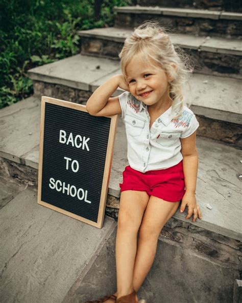 Back to school photo ideas! Letterboard ideas. Kindergarten photo ideas. Back to school ph ...