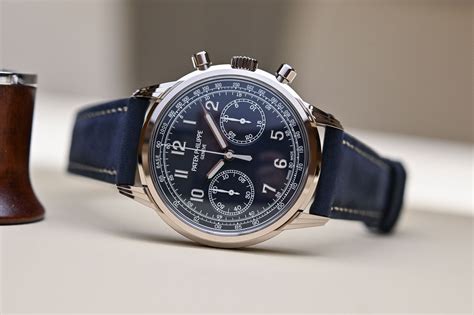 Review - Patek Philippe Chronograph 5172G (History, Live Pics, Specs & Price)