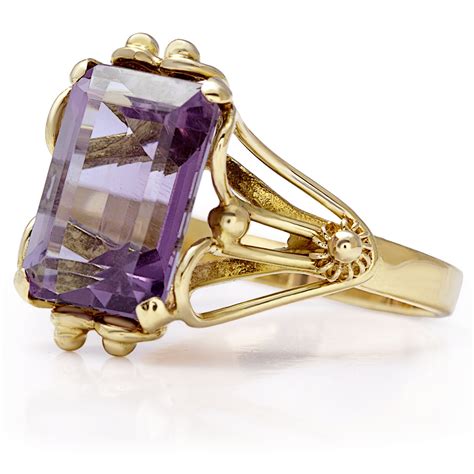 Vintage Amethyst and Yellow Gold Ring