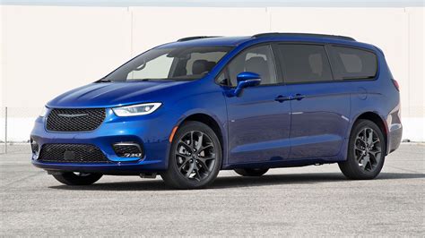 2023 Pacifica Chrysler Photos and Videos - MotorTrend