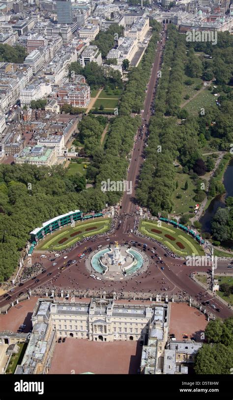 aerial view of Buckingham Palace, London residence of the monarch of the United Kingdom Stock ...