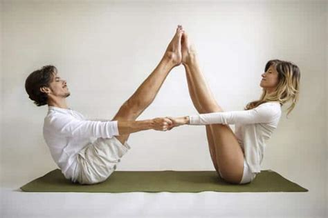 5 Couples Yoga Poses For Beginners - Meditation Magazine