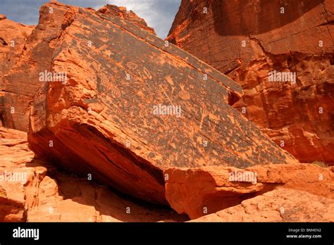 Petroglyphs of Valley Of Fire Stock Photo - Alamy