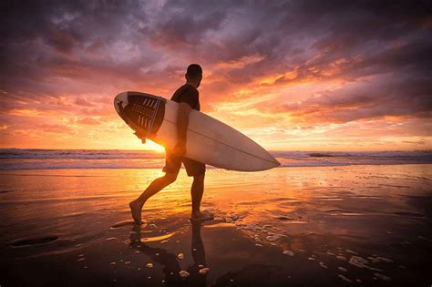 10 Best Surf Spots in the US - What are the Most Popular Surf Spots in the US? – Go Guides