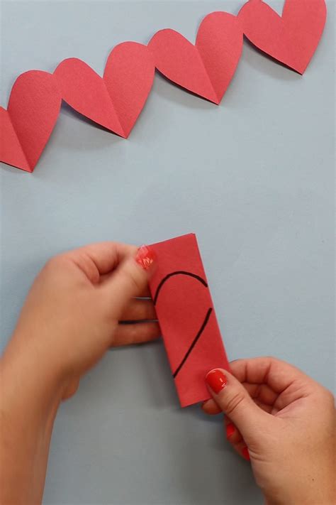 How to Make a Heart Paper Chain - Pjs and Paint