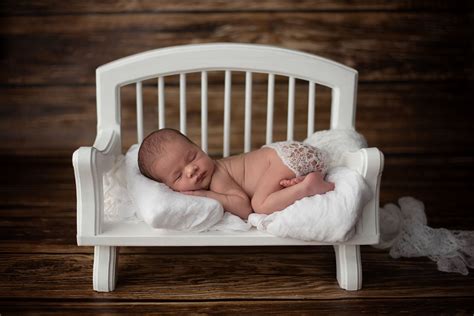 Wooden bench - Newborn Photography Props