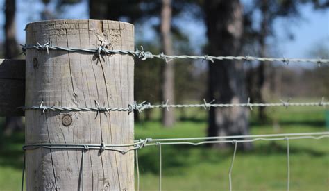 Barbed Wire Fencing | www.rtmfencing.co.uk