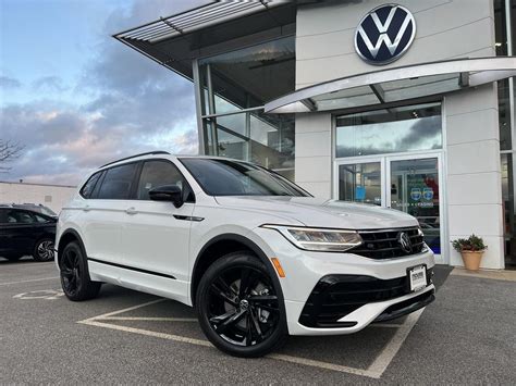 New 2023 Volkswagen TIGUAN SE R-LINE BLACK in Keene NH