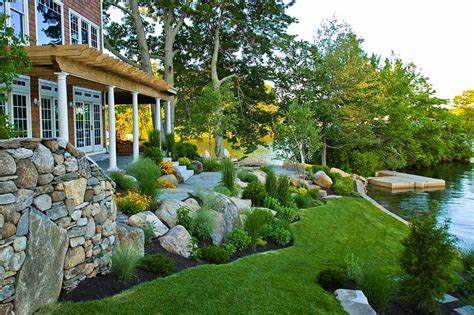 Low Maintenance Landscaping Tips for Your Lake House