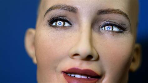 How it feels to meet Sophia, a machine with a human face - BBC Future