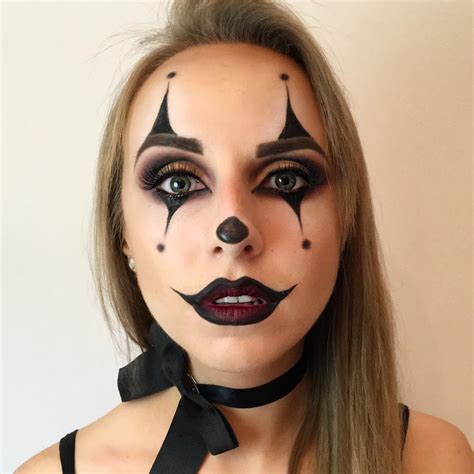 30 Days of Makeup - Halloween inspired CLOWN | La Poudre Blog