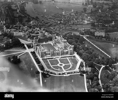 Windsor castle aerial view hi-res stock photography and images - Alamy