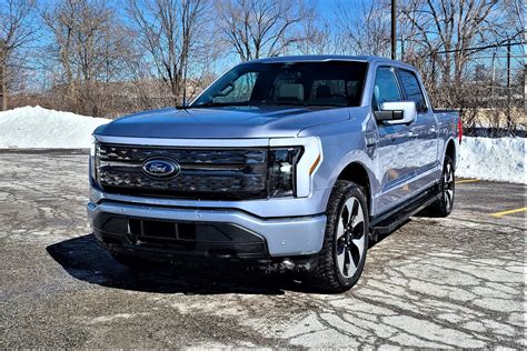 2023 Ford F-150 Lightning Platinum Extended Range | EV Review | Canoe.Com