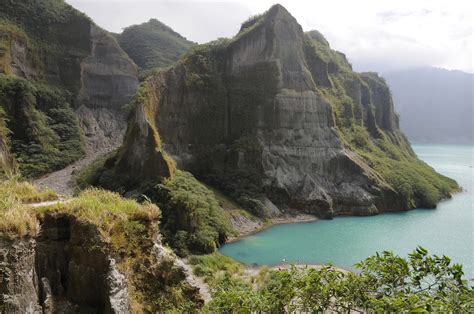 Crater lake of Mount Pinatubo (1) | Pinatubo | Pictures | Philippines in Global-Geography