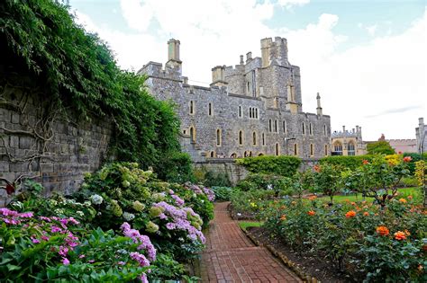 Sweet Southern Days: Visiting Kew Gardens ~ Windsor Castle ~ Tea At Harrods