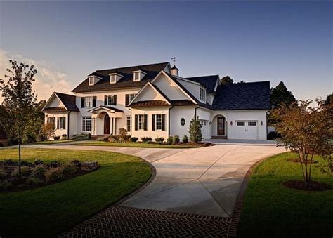 30 Popular Traditional Home Design Exterior Ideas - Home Design | Traditional home exteriors ...