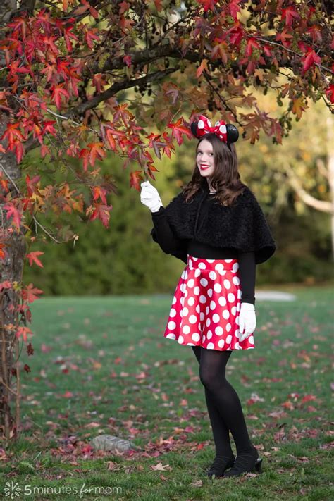 DIY Minnie Mouse Costume - How To Make A Minnie Mouse Skirt And Bow - 5 Minutes for Mom