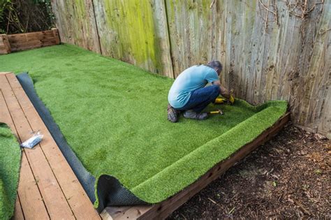 DIY Artificial Grass (PRO Tips BEFORE You Begin Installing) - Buy, Install and Maintain ...